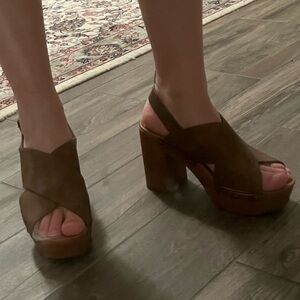 Beige Heel/Platforms size 9